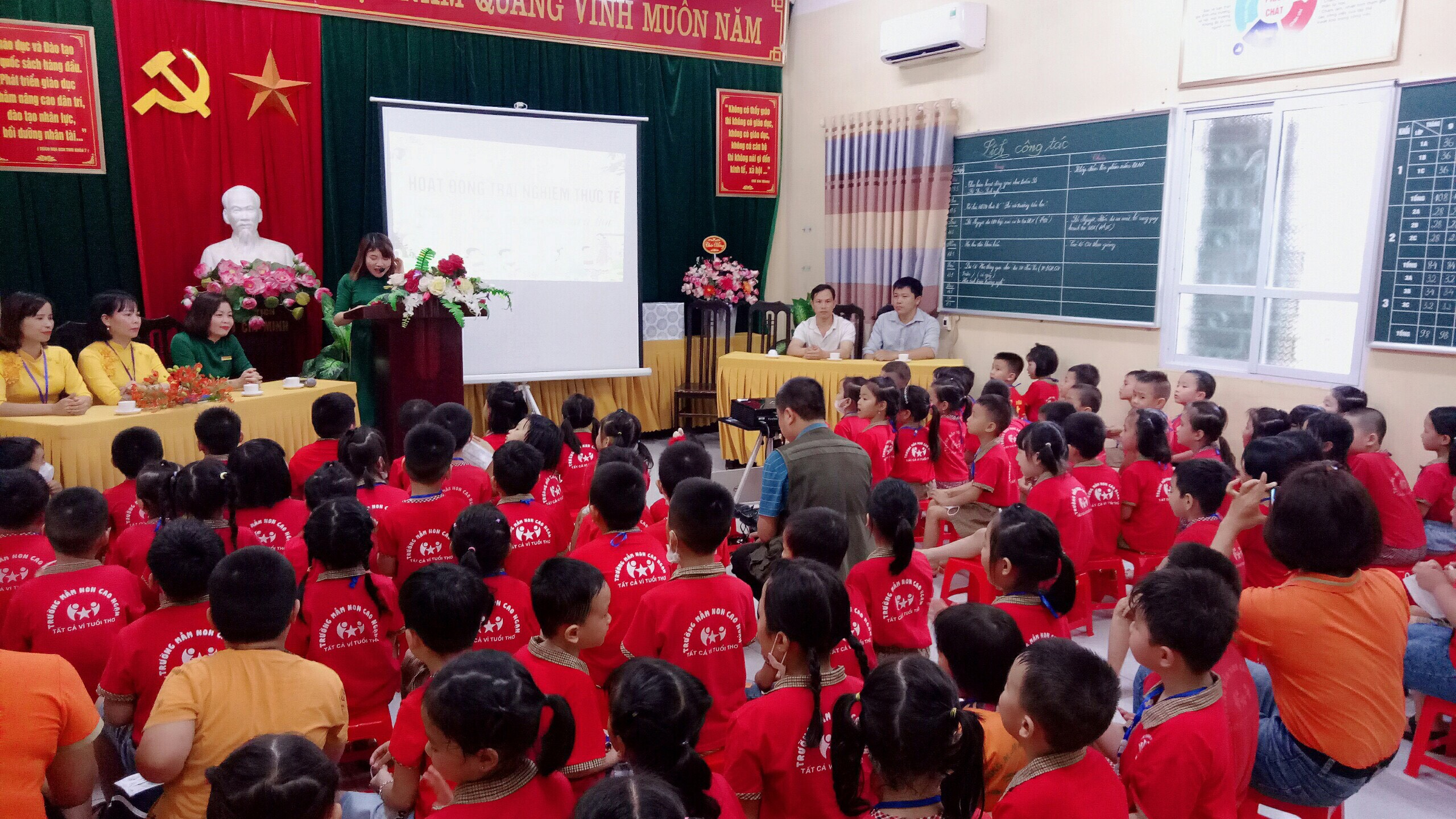 Trường TH Cao Ngạn đón trẻ mẫu giáo 5 tuổi tham quan nhà trường